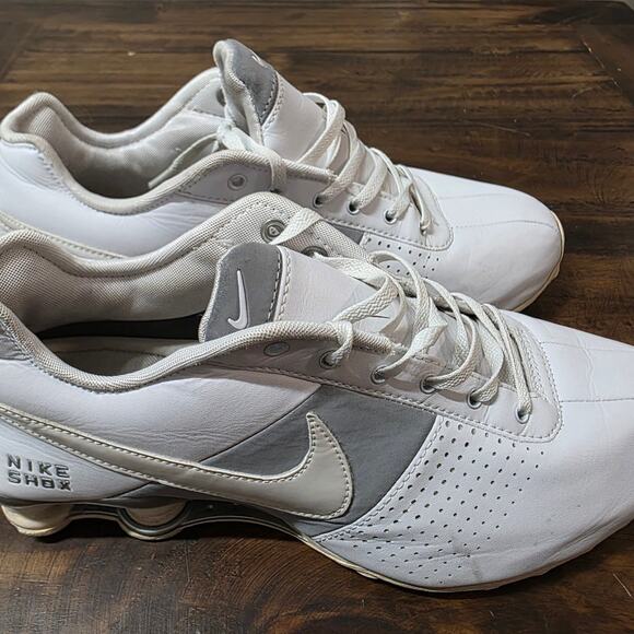 Nike Shox Deliver Women's 9 White/Silver/Grey Leather Running/Casual Shoes - Picture 2 of 6